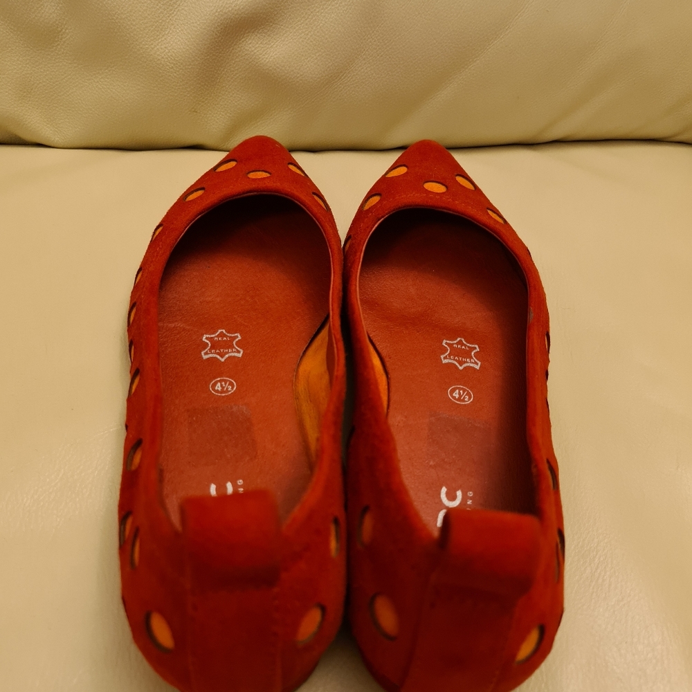Red flats - Picture 4 of 4